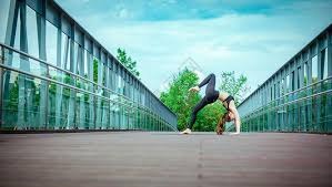 官方：青岛西海岸vs浙江比赛延期 明天14点30开球